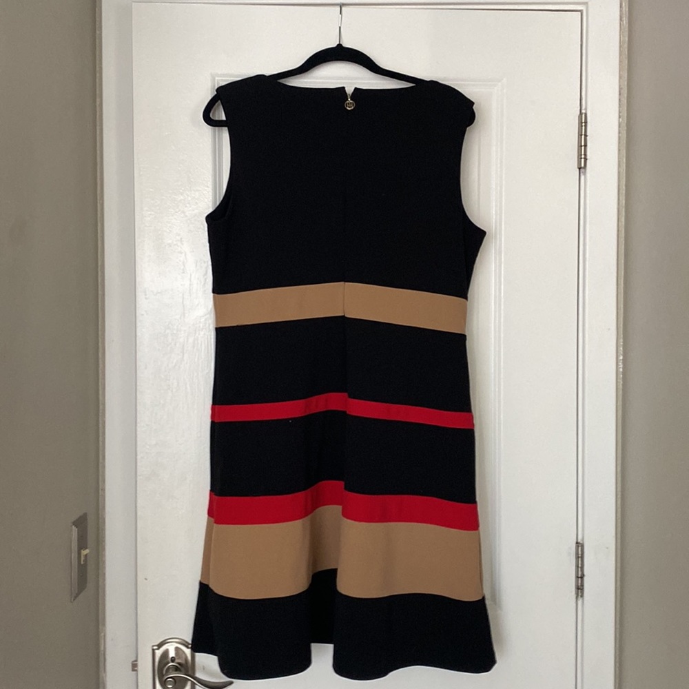 Color Blocked Tommy Hilfiger Casual Dress Size 16 Used - Picture 4 of 7